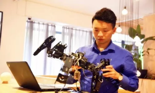 牵手“蜘蛛侠”,再创智能“摩卡”(图4)